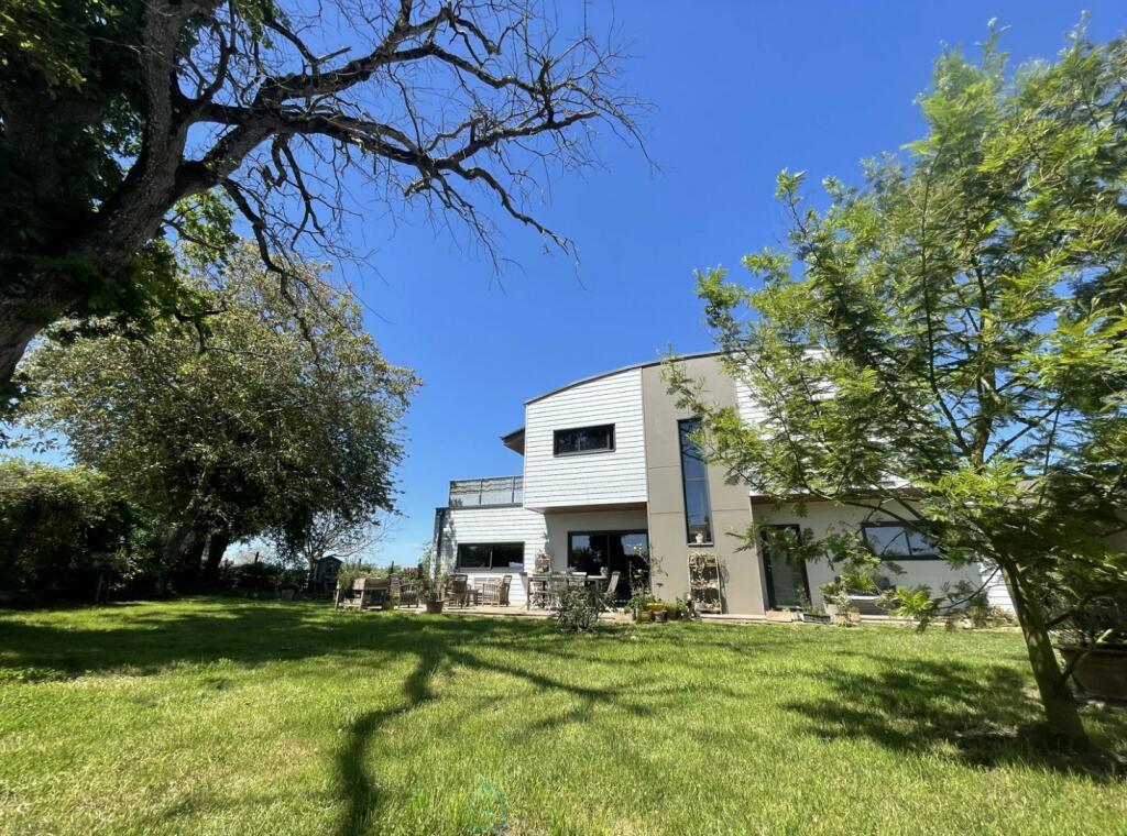 Additional image 2 of Poitou-Charentes, Charente-Maritime, St-Porchaire, France