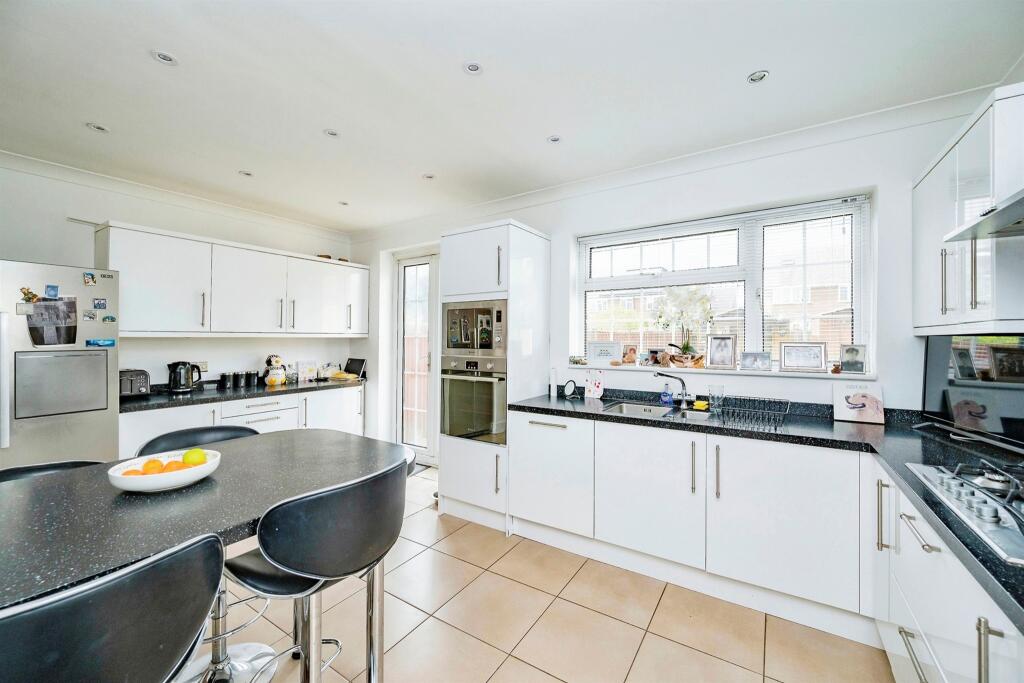 Additional image 4 of Selwyn Crescent, Hatfield