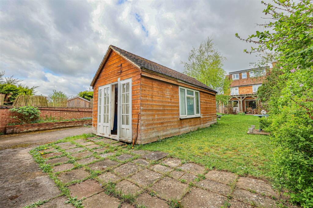 Additional image 35 of Collyer Road, London Colney, AL2