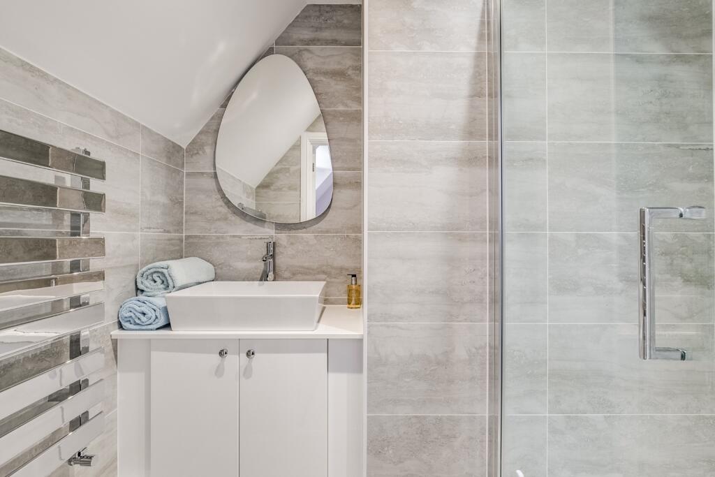 Additional image 21 of Dellcott Close, West Side, Welwyn Garden City, Hertfordshire, AL8