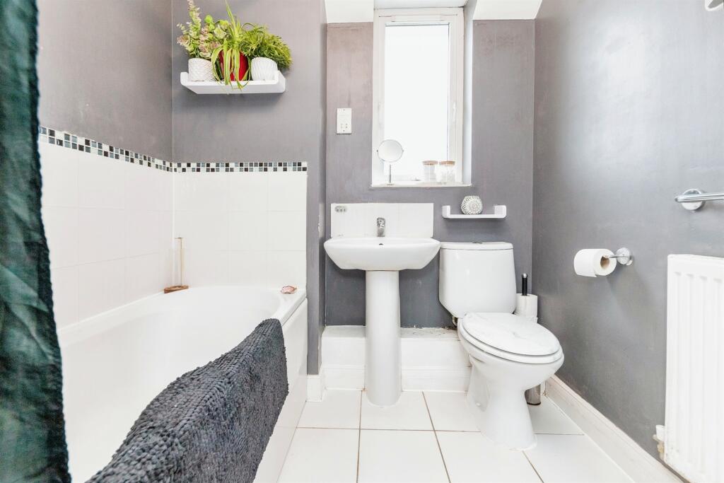 Additional image 12 of Eddington Crescent, WELWYN GARDEN CITY