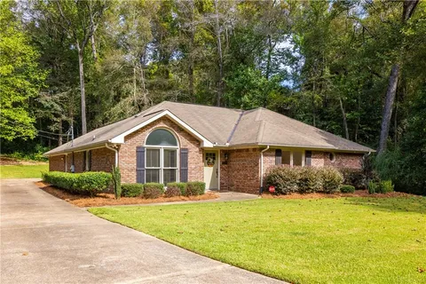 1306 Nottingham Drive, Phenix City, AL 36867