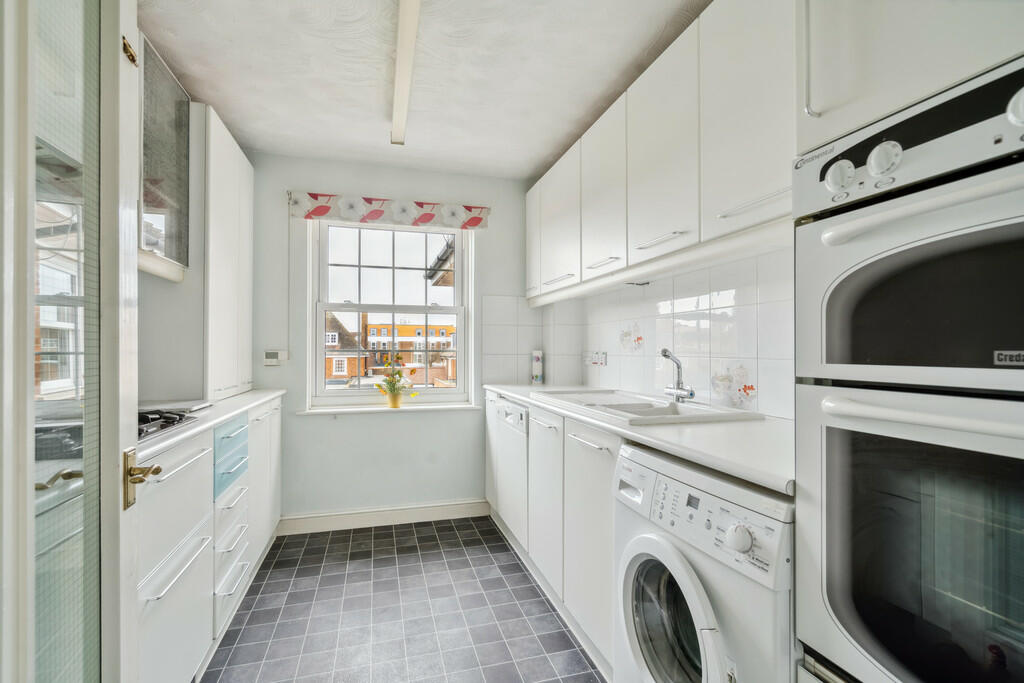 Additional image 4 of Asquith House, Guessens Road, Welwyn Garden City