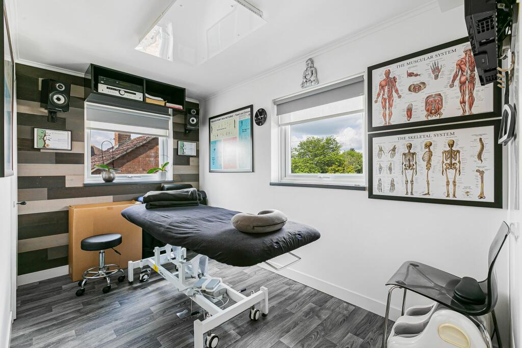 Additional image 11 of Puttocks Drive, Welham Green, AL9