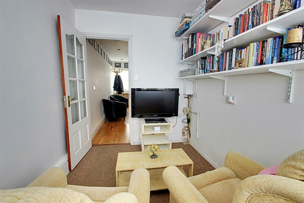 Additional image 19 of Collyer Road, London Colney, St Albans