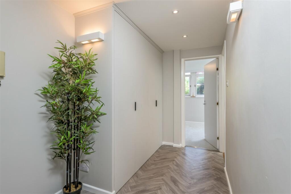 Additional image 18 of Potential to convert to a two bedroom apartment