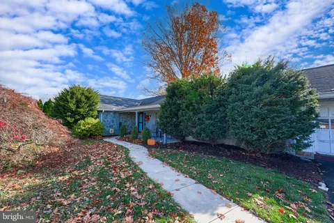 Property image - 8 Budview Drive, Willow Street, PA 17584