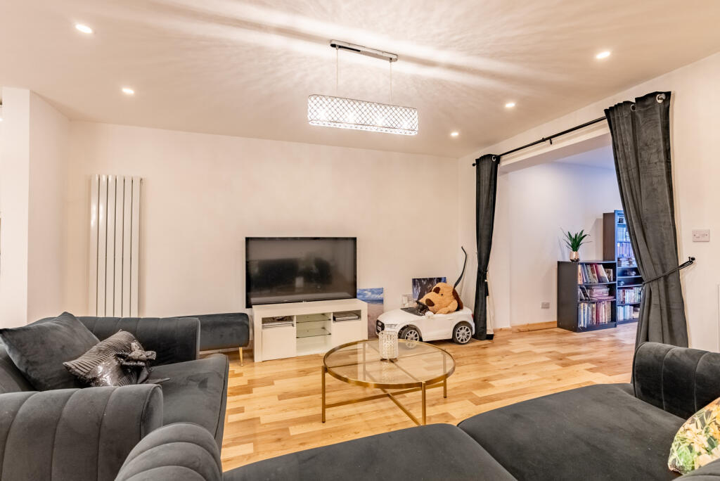 Additional image 6 of Holyrood Crescent, St. Albans, Hertfordshire, AL1