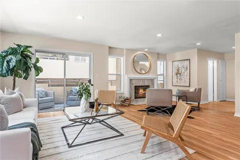 1323 17th Street, Manhattan Beach, CA 90266