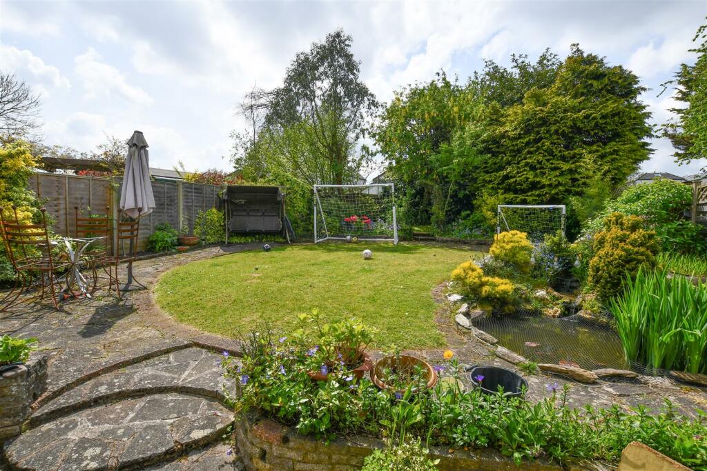 Additional image 9 of Dell Rise, Park Street, St. Albans