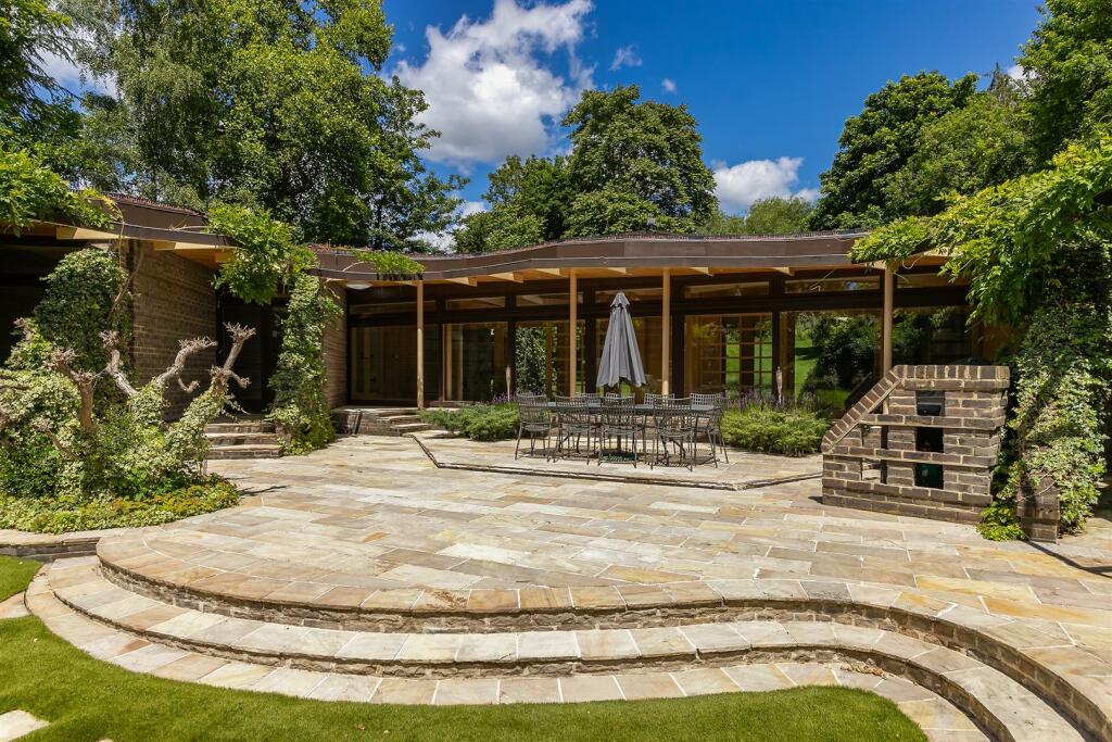 Additional image 41 of Pondwicks Close, St.Albans