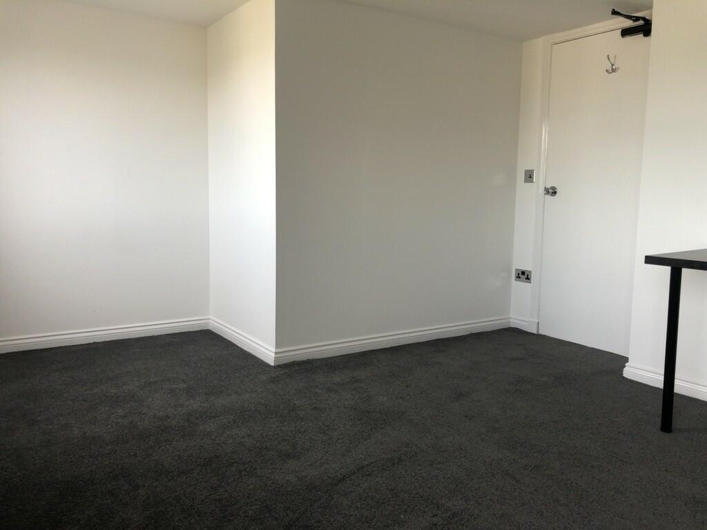 Additional image 18 of Leslie Road