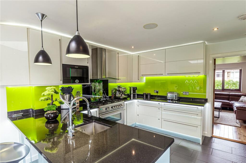 Additional image 3 of Kinsbourne Close, Harpenden, Hertfordshire, AL5