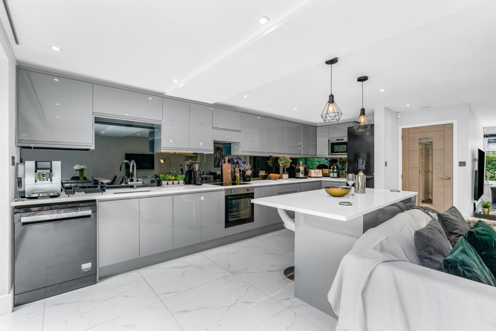 Additional image 12 of Broomhills, Welwyn Garden City, Hertfordshire, AL7