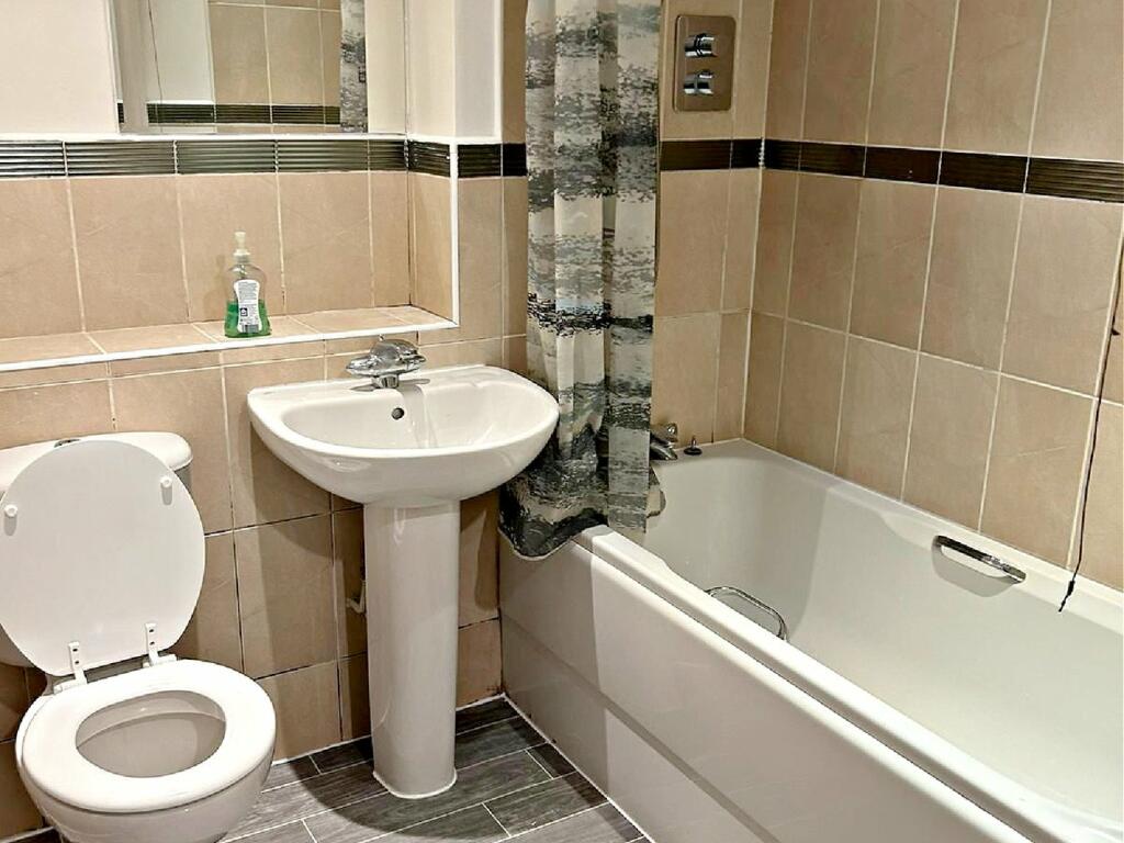 Additional image 5 of Dragon Road, Hatfield, AL10