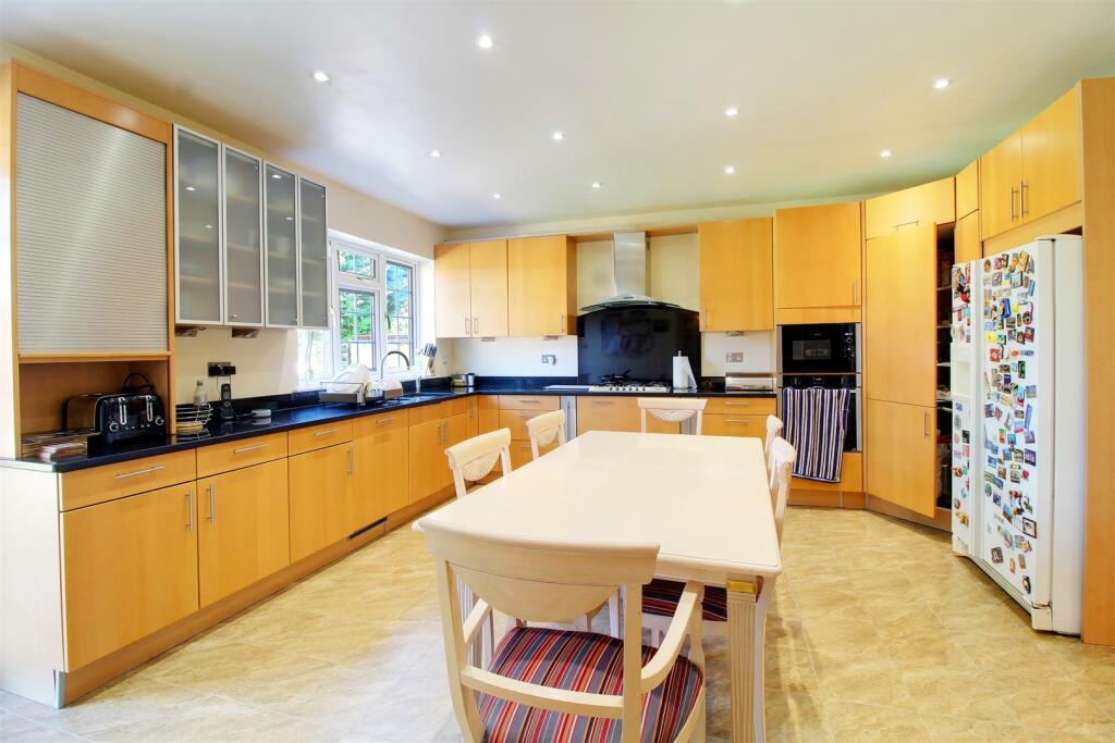 Additional image 13 of Mymms Drive, Brookmans Park