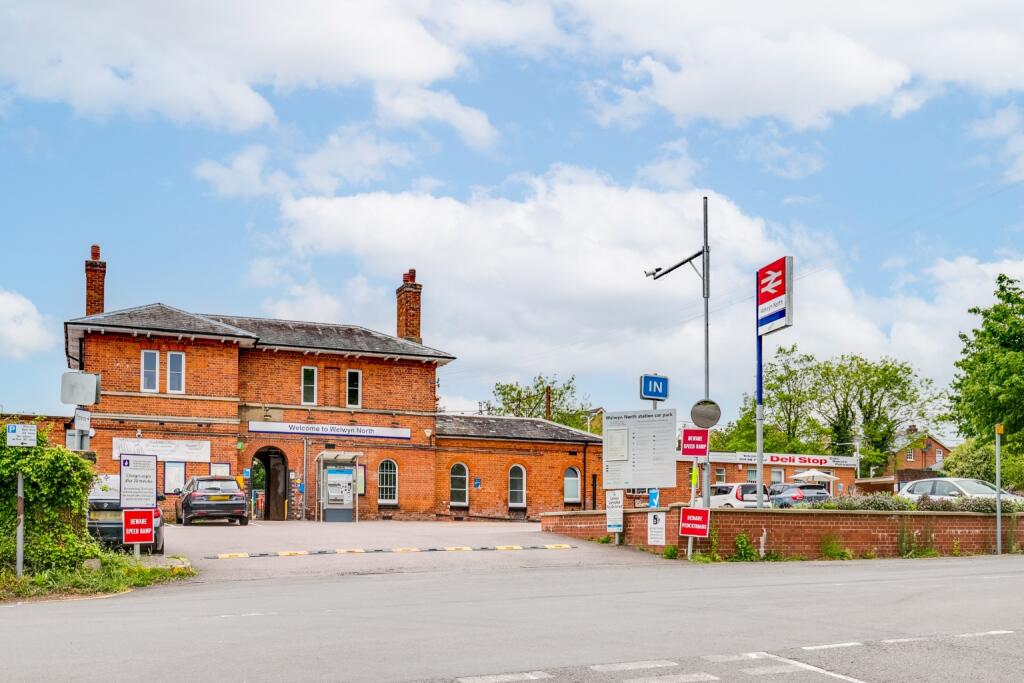 Additional image 4 of Hertford Road, Welwyn, Hertfordshire, AL6