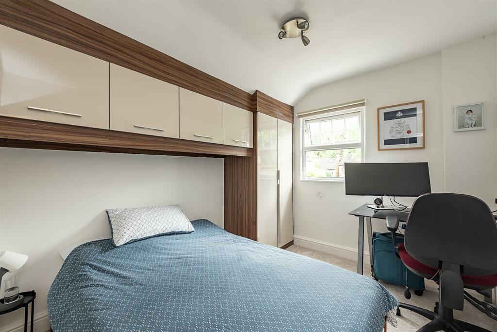 Additional image 8 of Park Mount, Harpenden