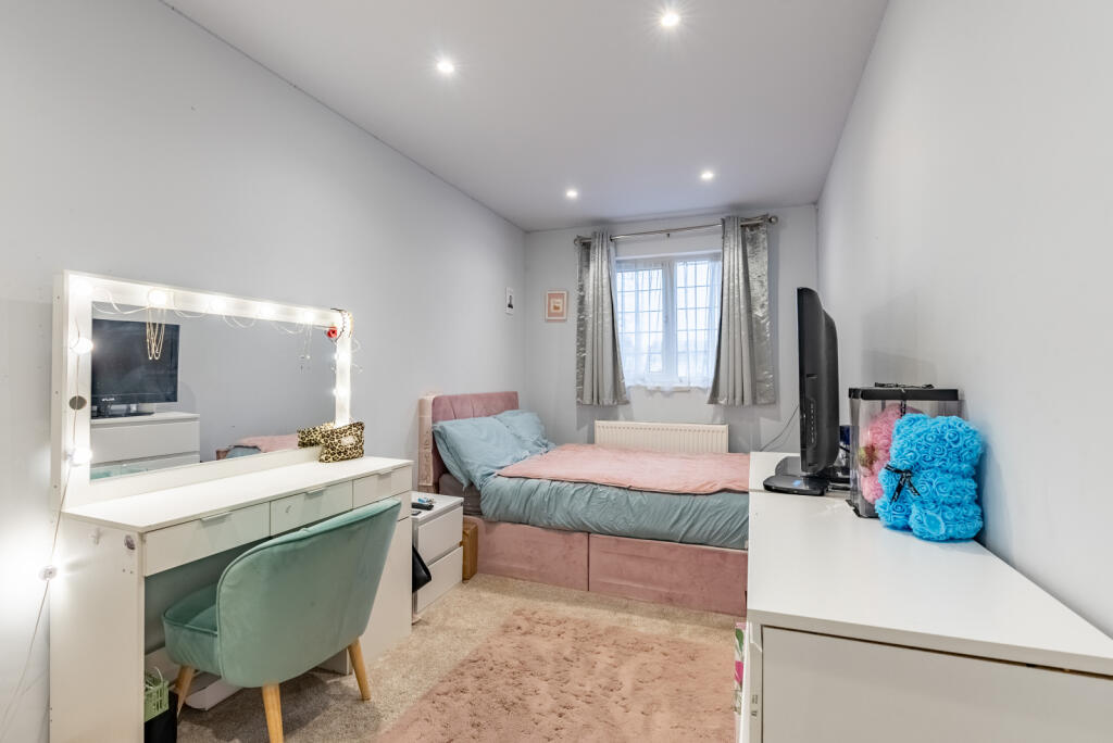 Additional image 13 of Holyrood Crescent, St. Albans, Hertfordshire, AL1