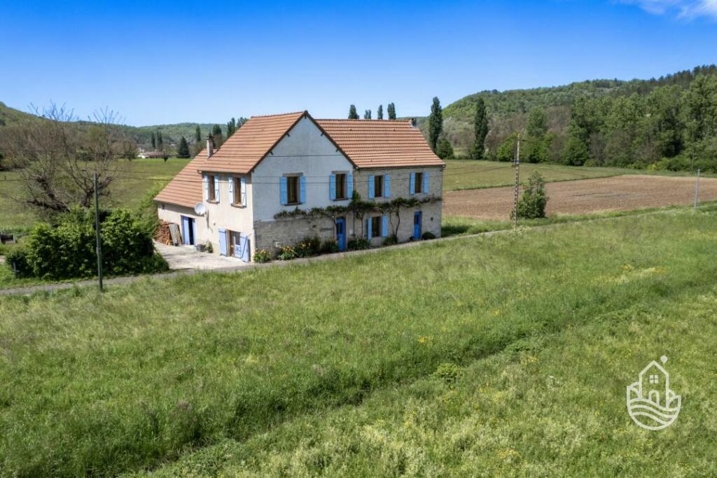 Primary image of Gourdon, Midi-Pyrenees, 46300, France