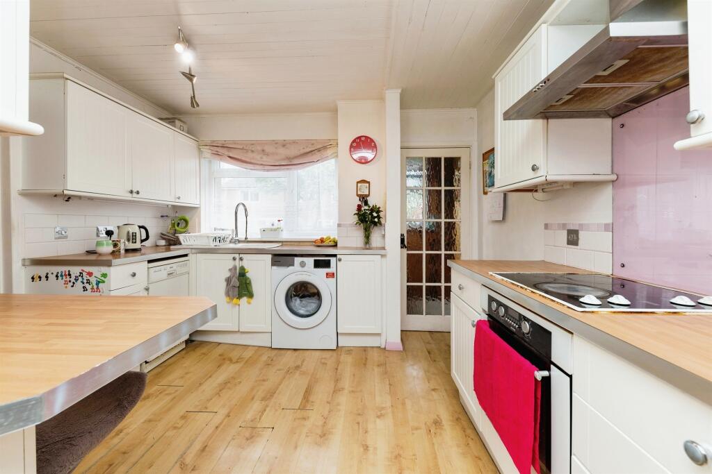 Additional image 3 of Martin Close, Hatfield