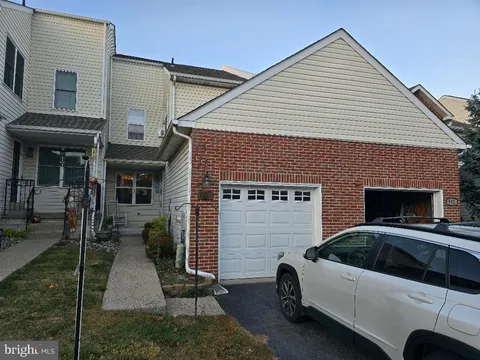 Primary image of 591 S Mount Vernon Circle, Bensalem, PA 19020