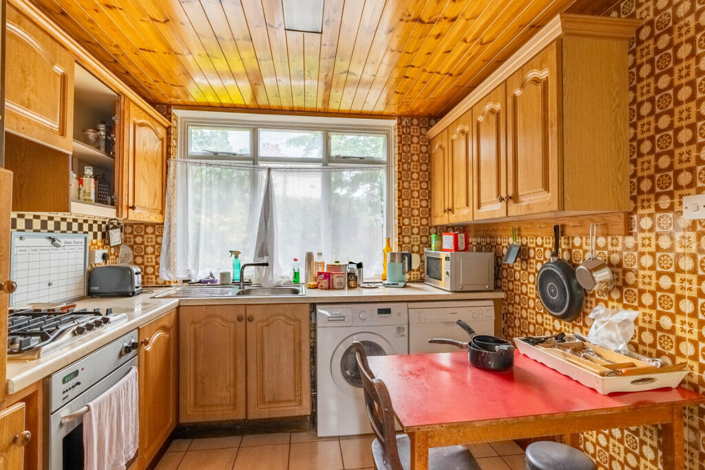 Additional image 16 of Leyland Avenue, St. Albans, Hertfordshire, AL1