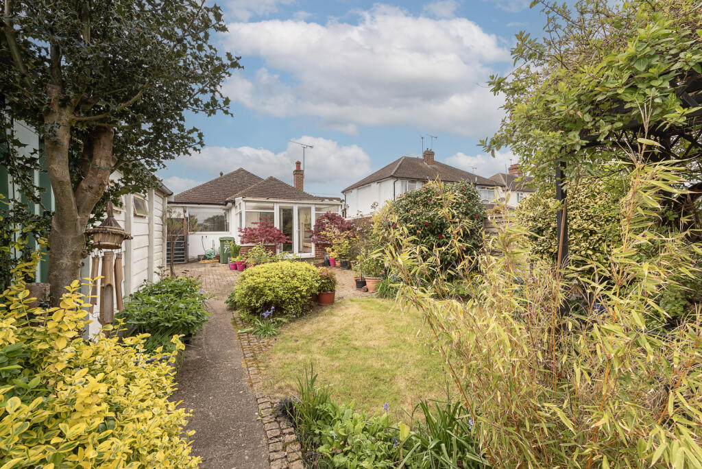 Additional image 3 of Oakwood Drive, St. Albans, Hertfordshire, AL4