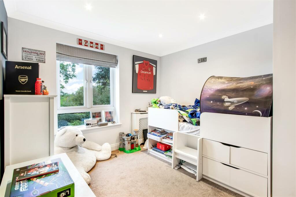 Additional image 18 of Ramsey Close, Brookmans Park, Herts