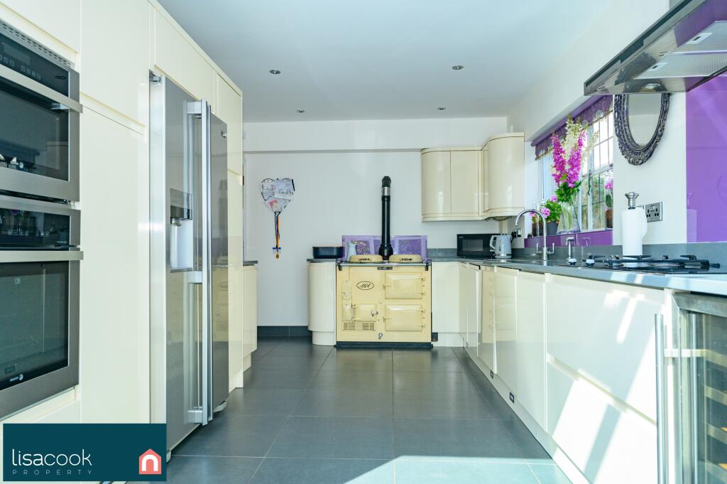 Additional image 3 of Watling Street, Park St Albans, Al2