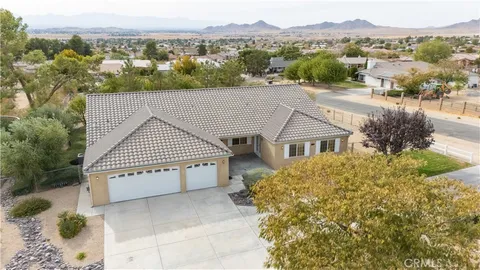 17044 Tiama Road, Apple Valley, CA 92307