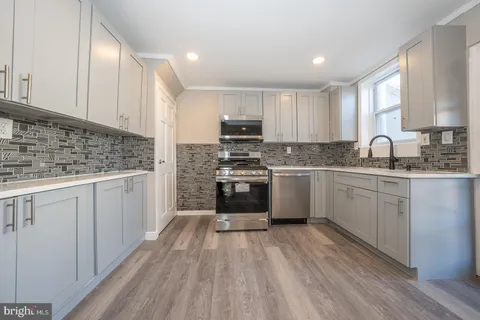 209 N 10th Street, Darby, PA 19023