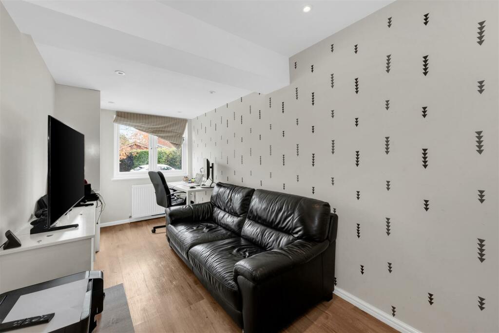 Additional image 4 of Greatfield Close, Harpenden