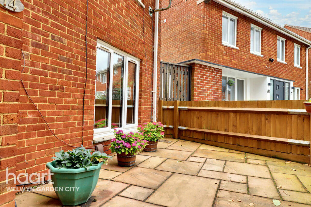 Additional image 5 of Pond Croft, Hatfield