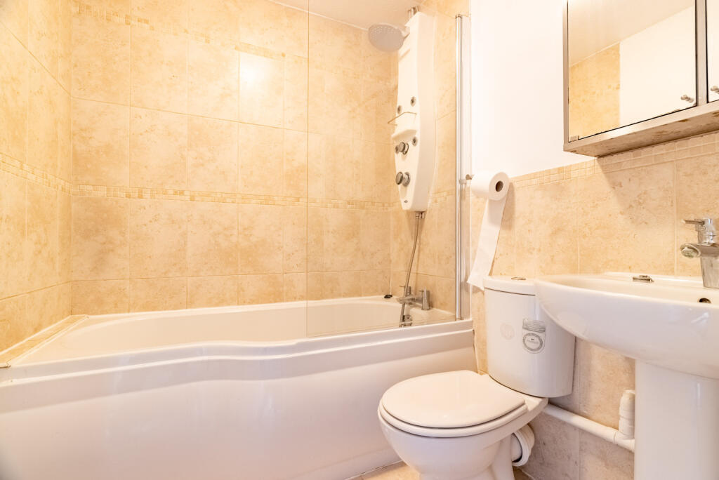 Additional image 11 of The Cleave, Harpenden, Herts, AL5