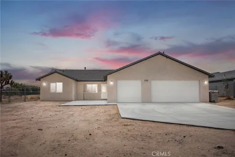 13985 Smoke Tree Street, Hesperia, CA 92345
