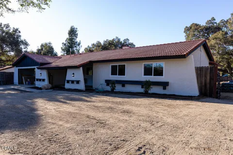 165 Burnham Road, Oak View, CA 93022