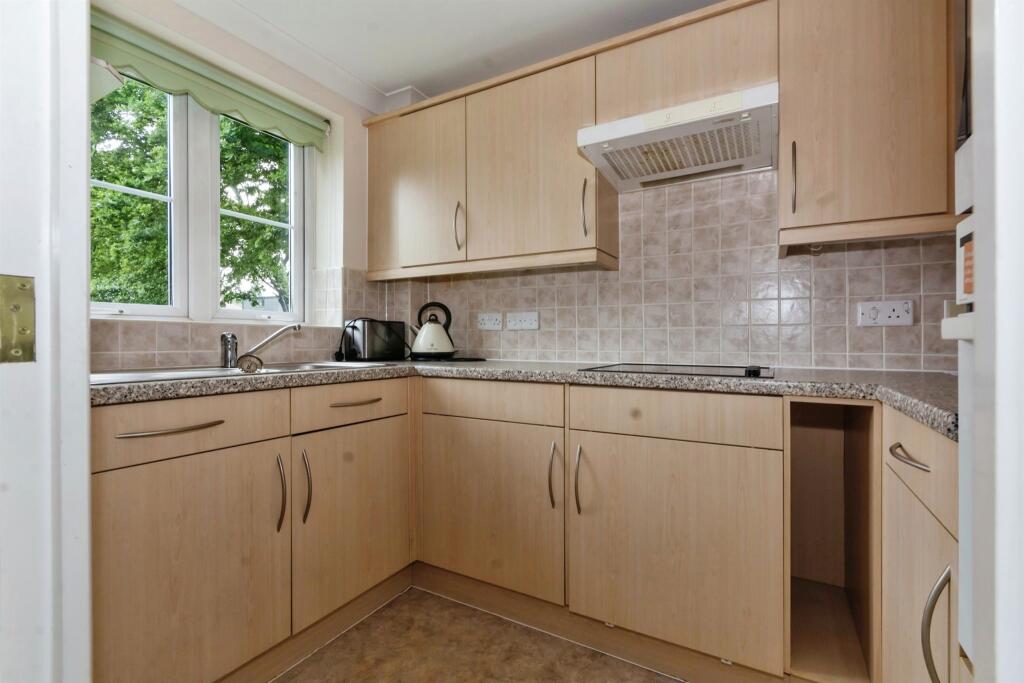 Additional image 19 of Stratford Road, Hall Green, Birmingham