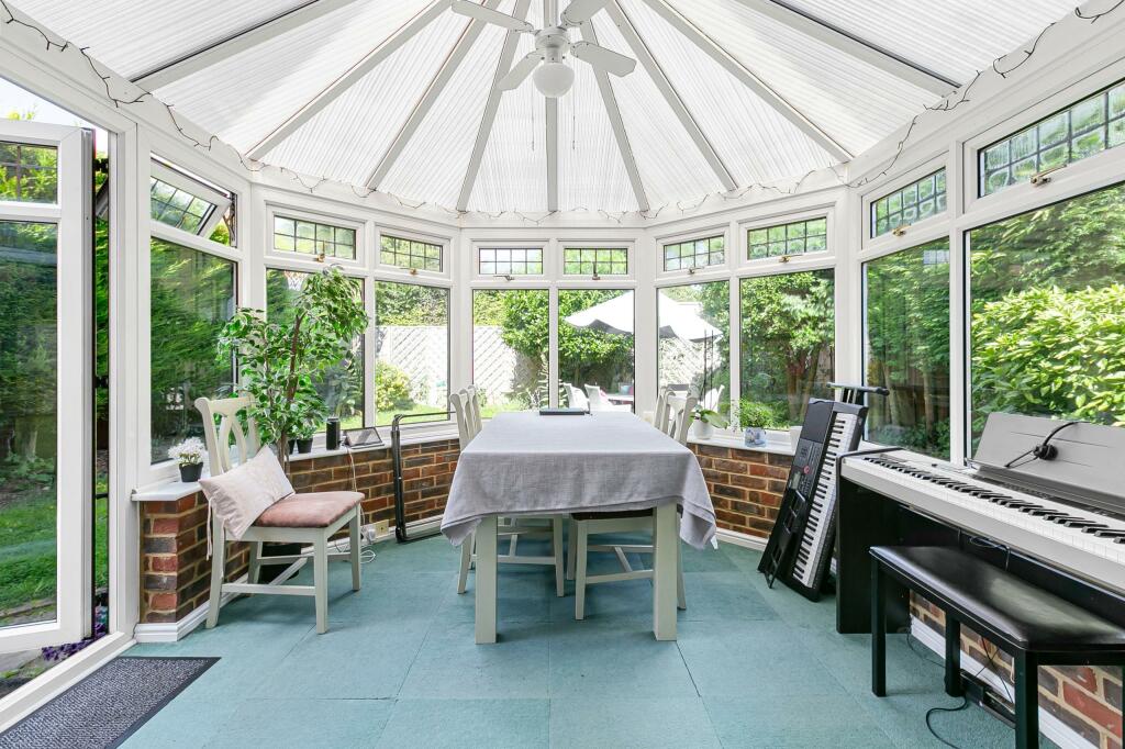 Additional image 21 of Laburnum Grove, Chiswell Green, AL2