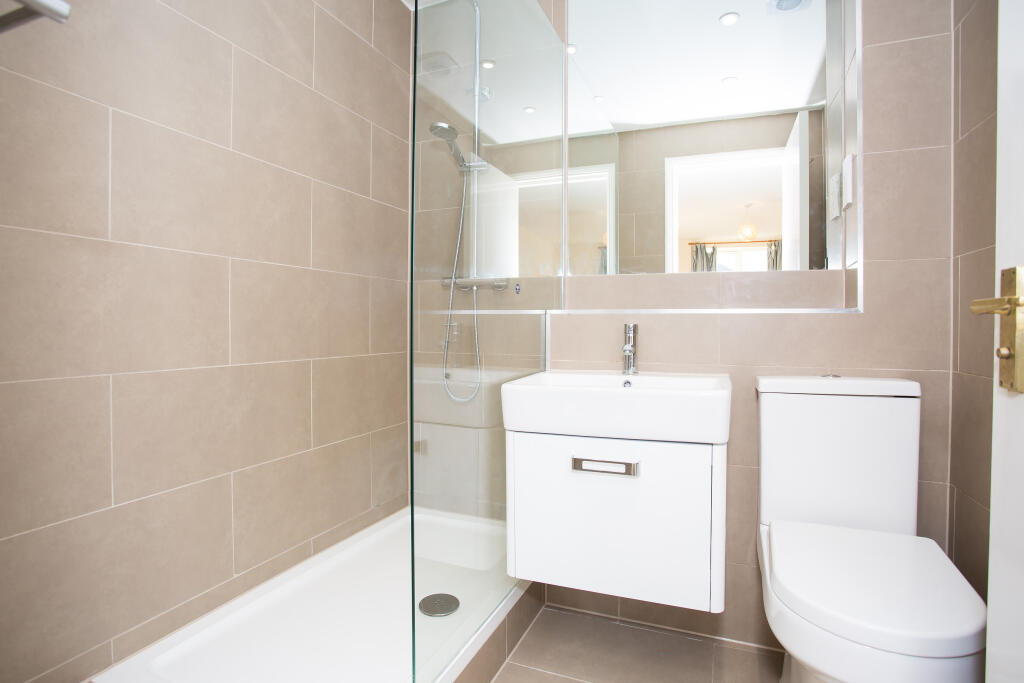 Additional image 10 of Dexter Close, St. Albans, Hertfordshire, AL1