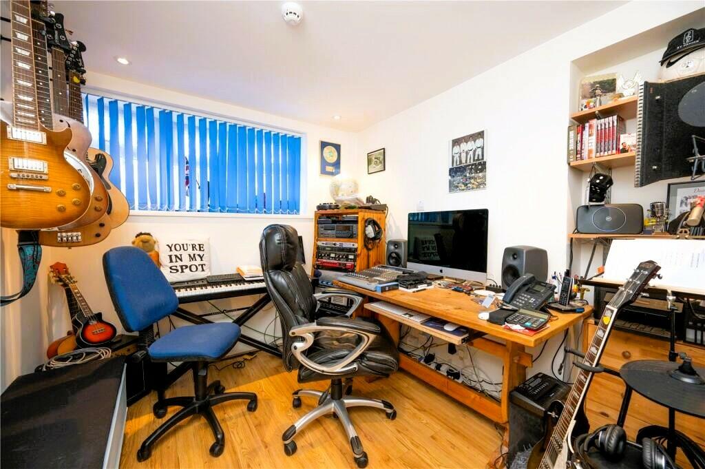 Additional image 9 of Fellowes Lane, St. Albans, Hertfordshire, AL4