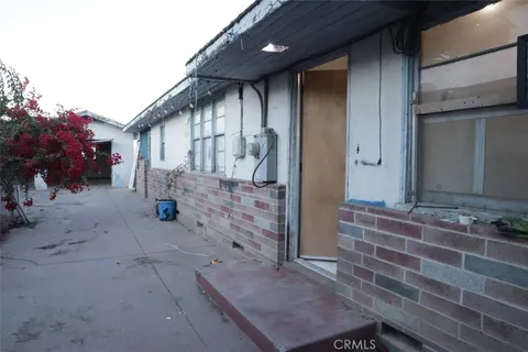 Primary image of 982 W Davis Street, Hanford, CA 93230