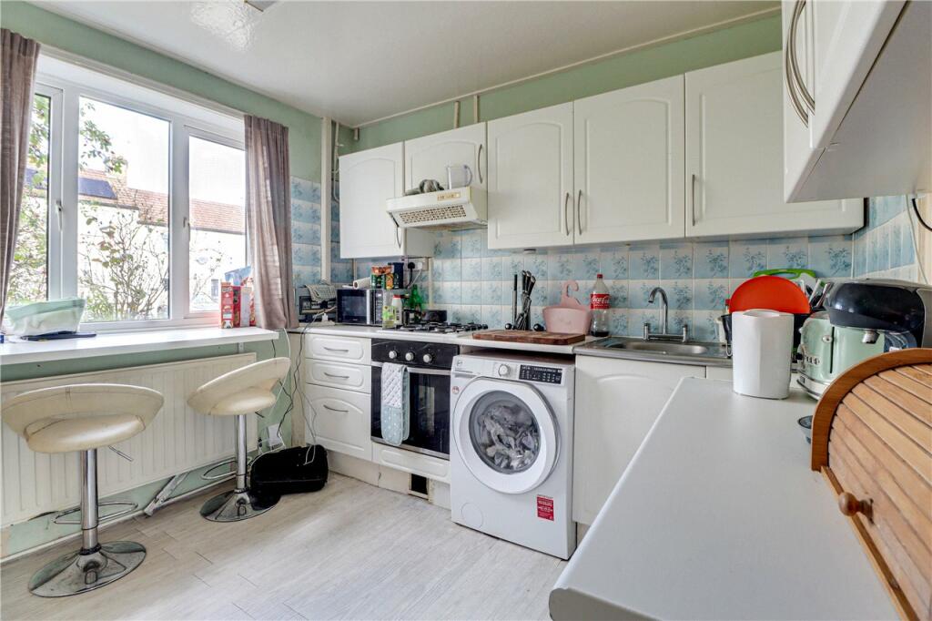 Additional image 3 of Longfield Road, Harpenden, Hertfordshire, AL5