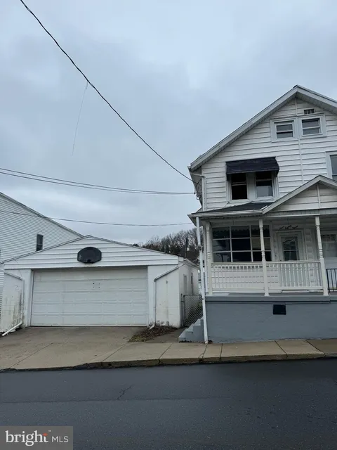 483 W Saylor Street, Mount Carmel, PA 17851