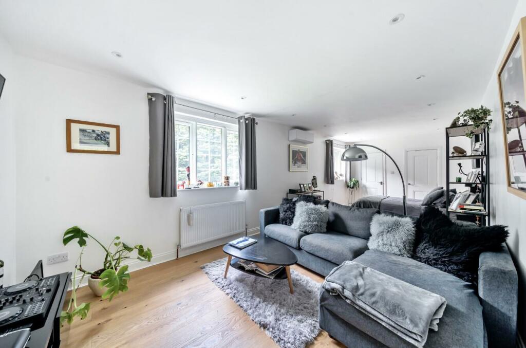 Additional image 19 of Dixons Hill Close, North Mymms, Hertfordshire