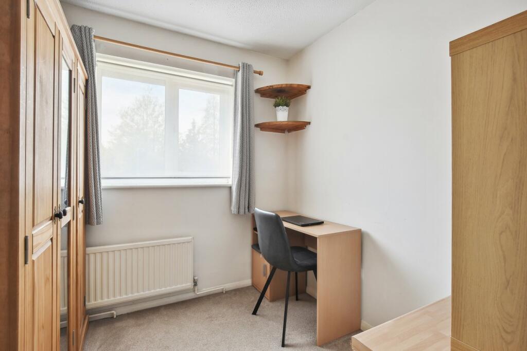 Additional image 14 of Bull Stag Green, Hatfield, AL9