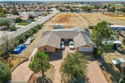 2770 Felsite Avenue, Rosamond, CA 93560