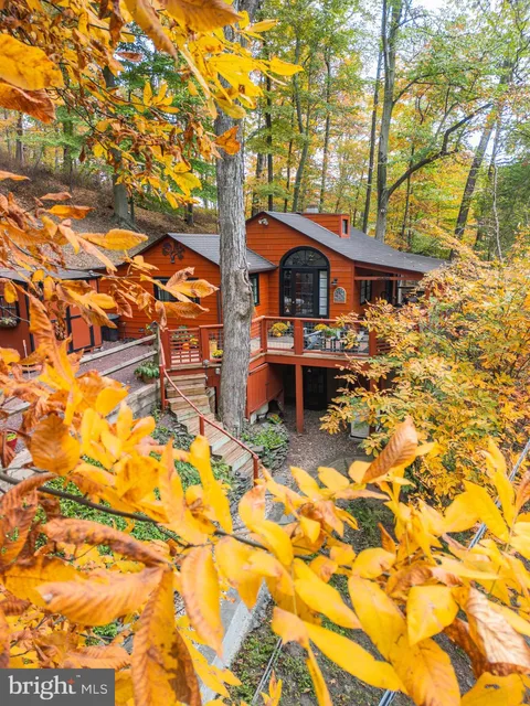 2 Smithtown Road, Pipersville, PA 18947