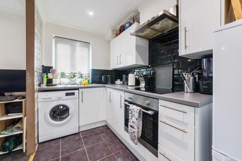 Additional image 4 of Walsingham Close, Hatfield