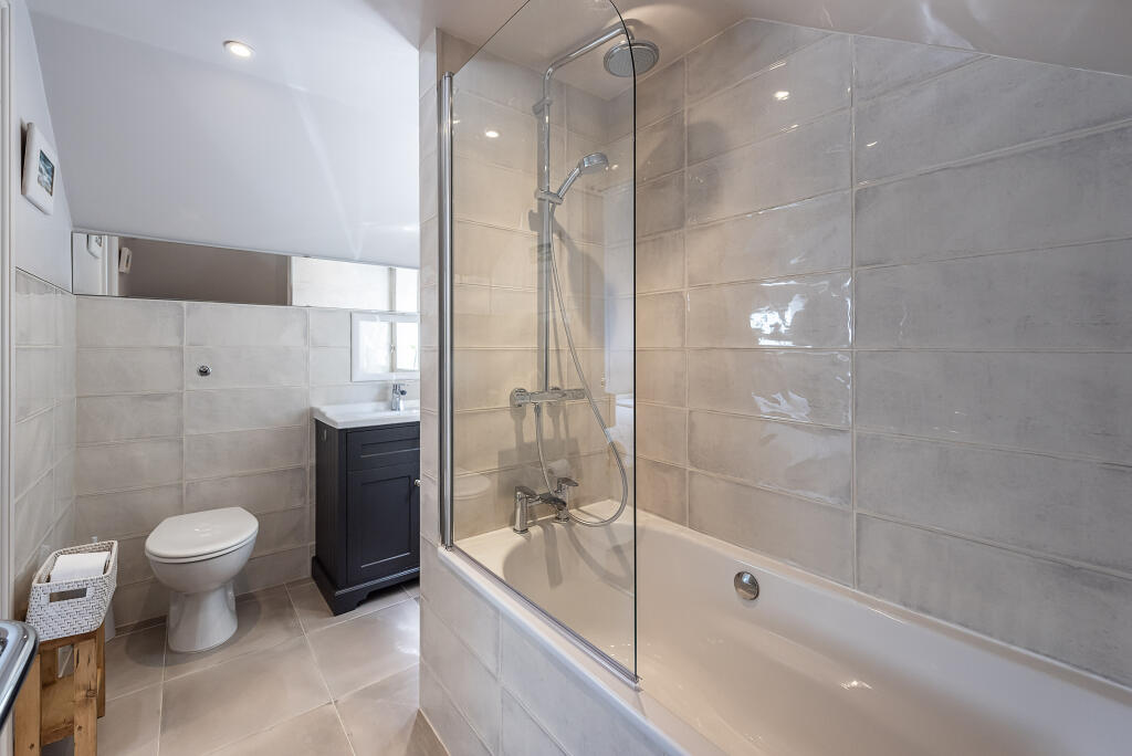 Additional image 11 of Holly Lane, Harpenden, AL5